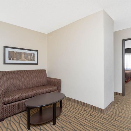 Aspen Hotel Rogers Formerly Americ Inn エクステリア 写真