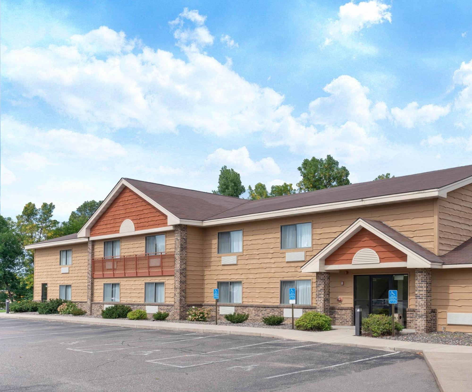 Aspen Hotel Rogers Formerly Americ Inn エクステリア 写真