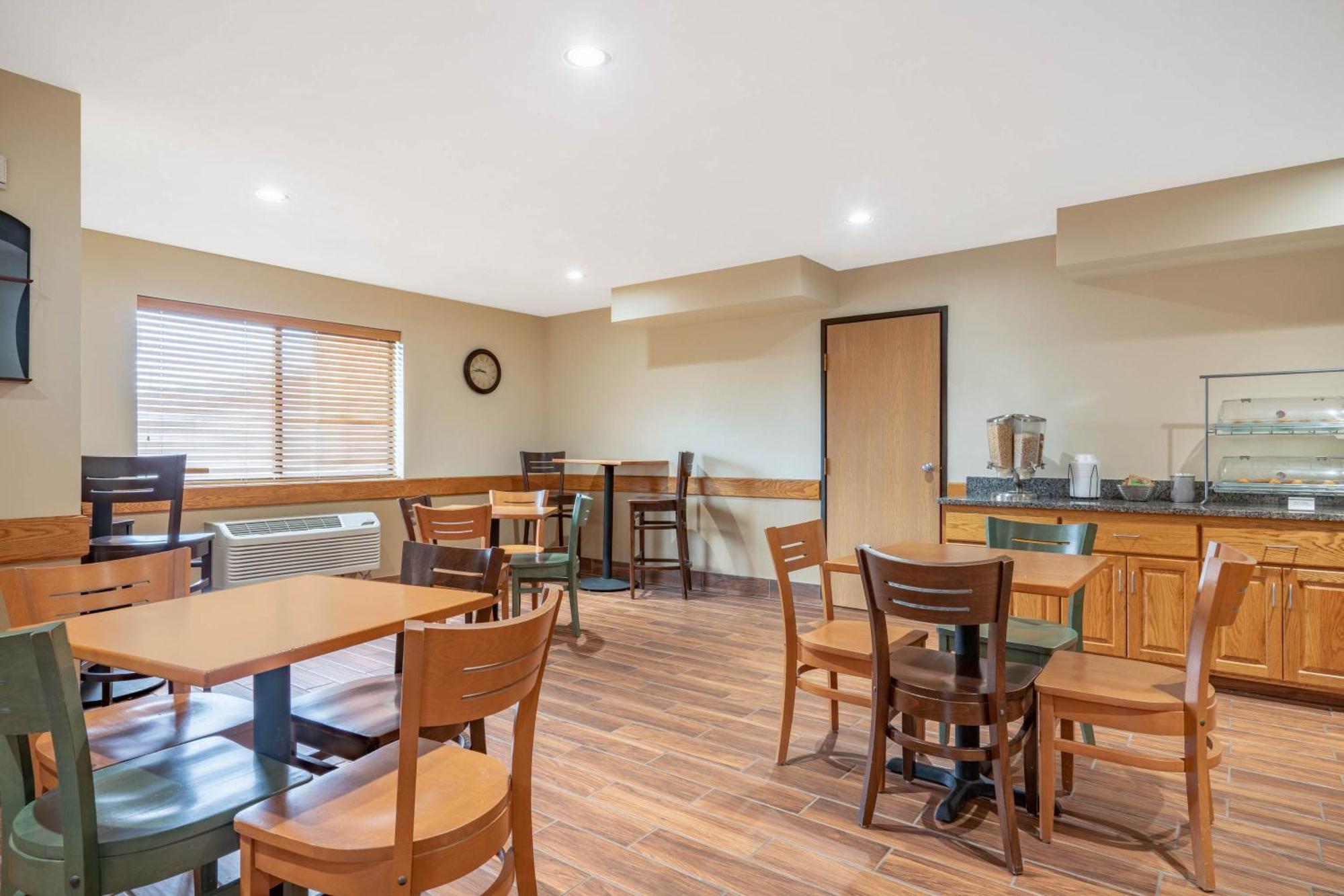 Aspen Hotel Rogers Formerly Americ Inn エクステリア 写真